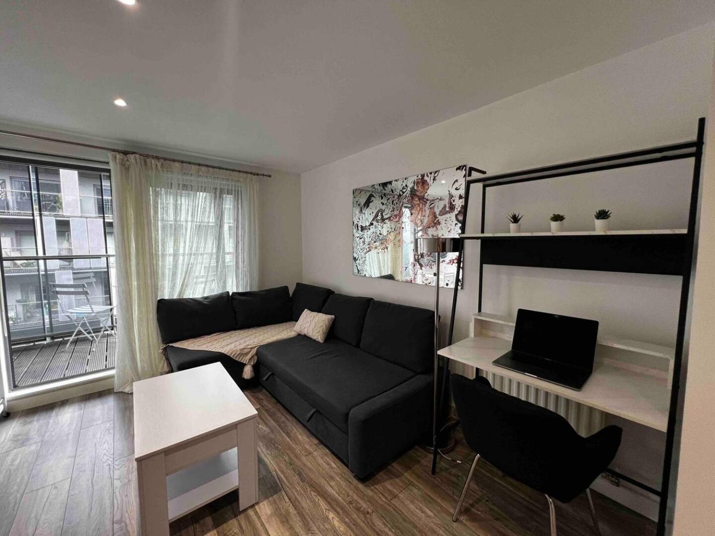 Stylish 1-Bed Flat With Sofa-Bed In London Apartment Bagian luar foto