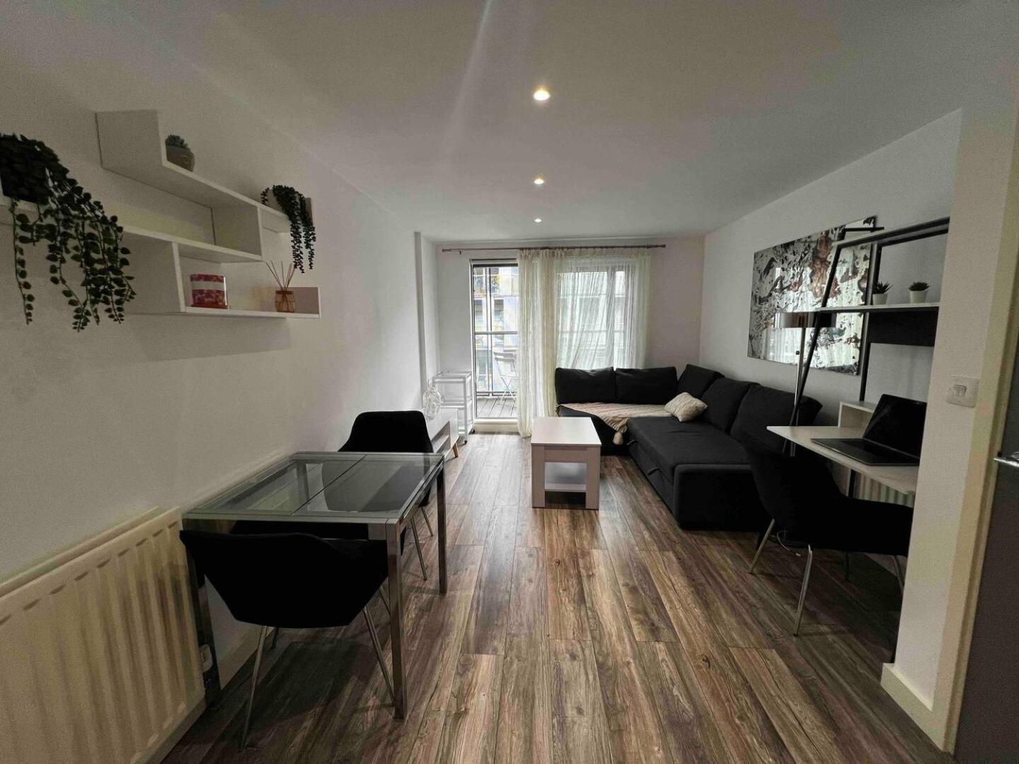 Stylish 1-Bed Flat With Sofa-Bed In London Apartment Bagian luar foto